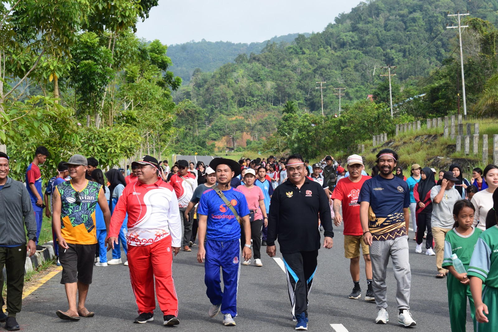 Puncak HUT RI di PLBN Aruk: Ribuan Warga Meriahkan Senam Bersama - Jalan Sehat Bertabur Doorprize