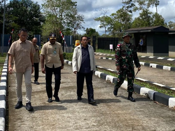 Kunjungi PLBN Sota, Deputi Kemenko Polkam Soroti Sinergi Petugas Lintas Batas