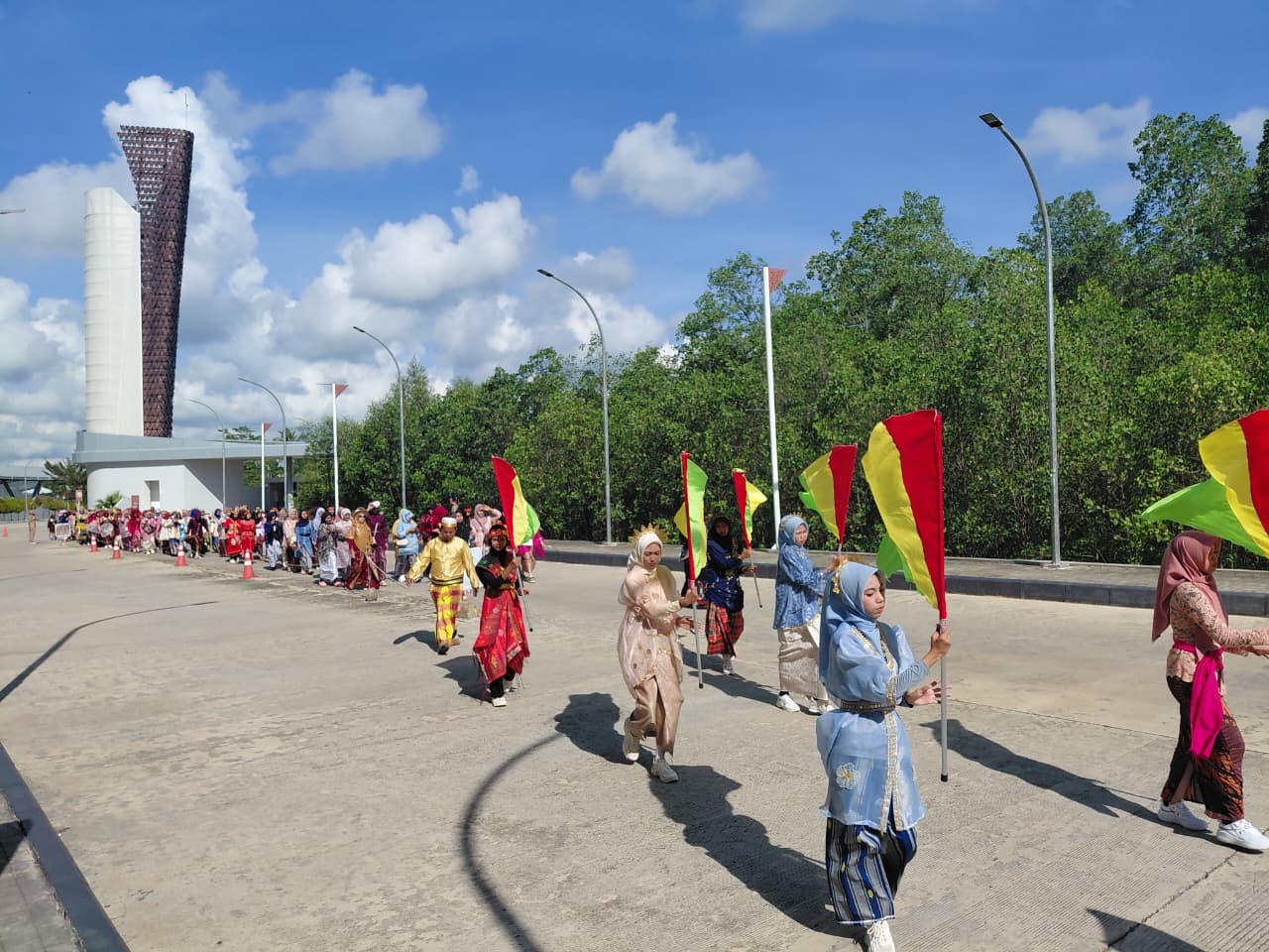 PLBN Sebatik Meriahkan Pawai Pelajar Hardiknas, Cetak Generasi Unggul Perbatasan