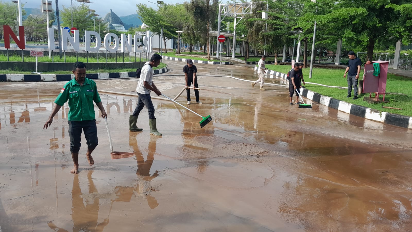 Intensitas Hujan Tinggi Picu Banjir di PLBN Motaain, BNPP RI Pastikan Layanan Tetap Optimal