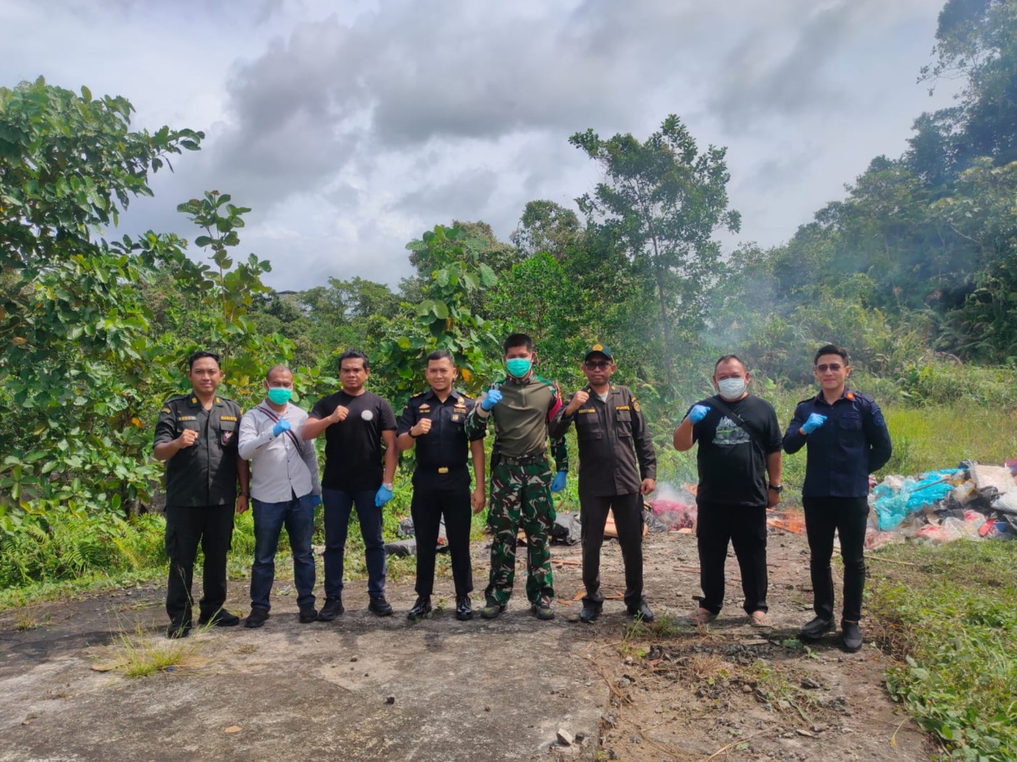 Cegah Ancaman Penyakit Karantina, PLBN Entikong Musnahkan Ribuan Kilogram Media Pembawa HPHK, HPIK, dan OPTK