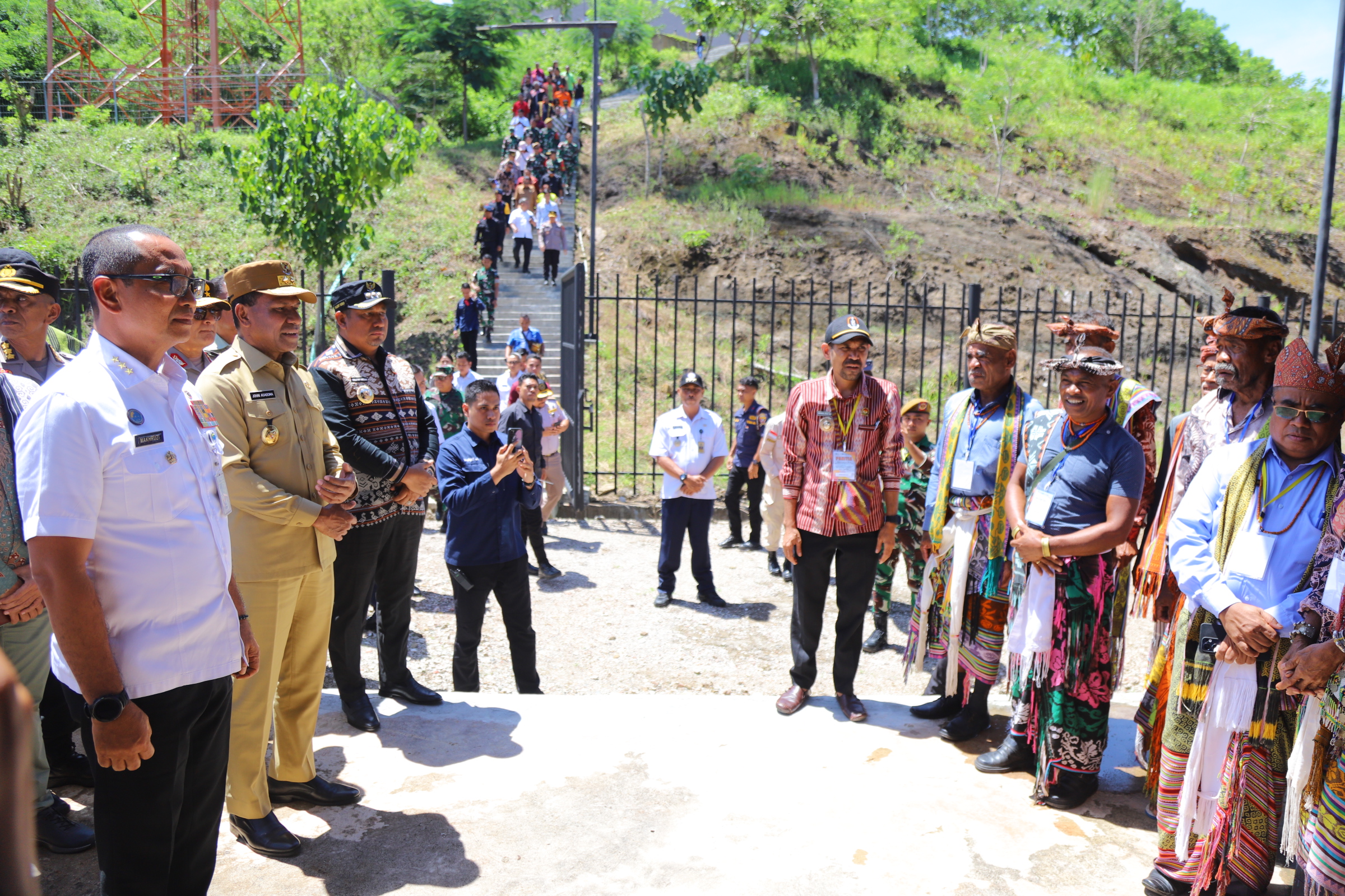 Pembukaan Perdana Perlintasan RI-RDTL melalui PLBN Napan