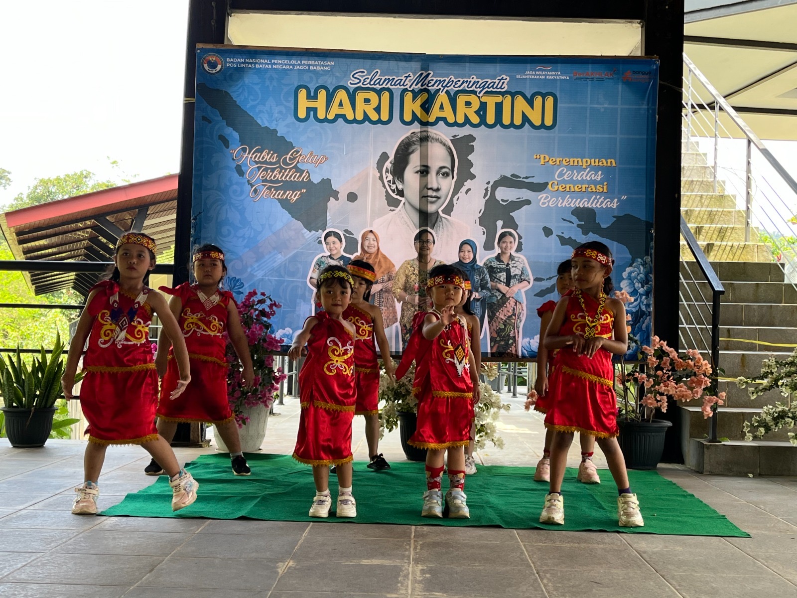 PLBN Jagoi Babang Rayakan Hari Kartini Bersama Anak TK, Tanamkan Cinta Tanah Air Sejak Dini di Perbatasan