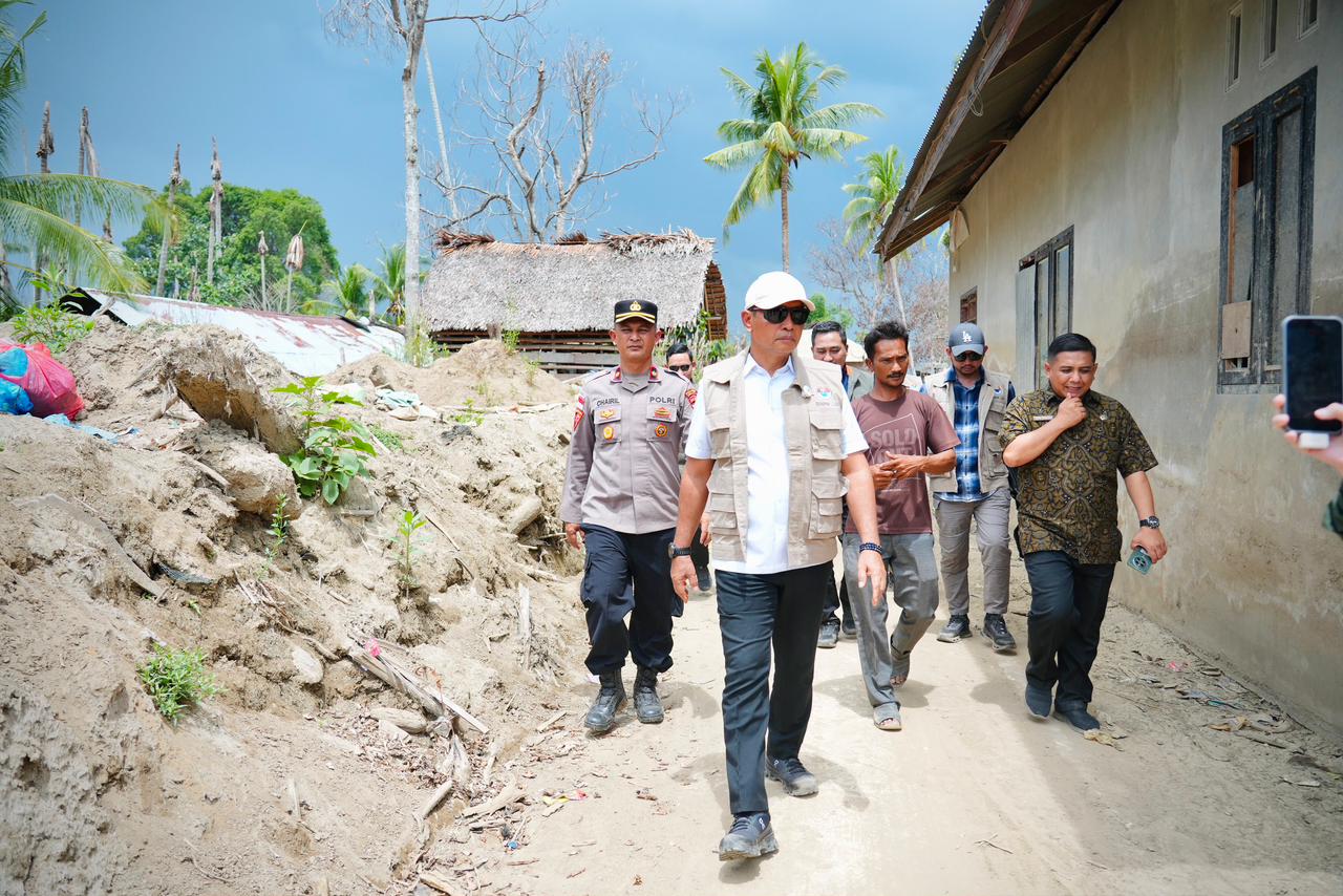 Sekretaris BNPP RI Tinjau Penanganan Pascabanjir di Pidie Jaya, Tekankan Penguatan Tanggul Sungai Permanen
