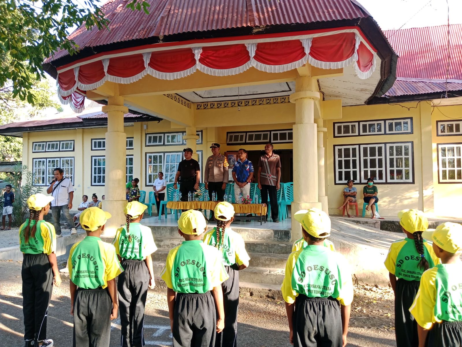 PLBN Wini Meriahkan HUT ke-80 RI di Insana Utara dengan Lomba Gerak Jalan dan Pemutaran Film Kebangsaan