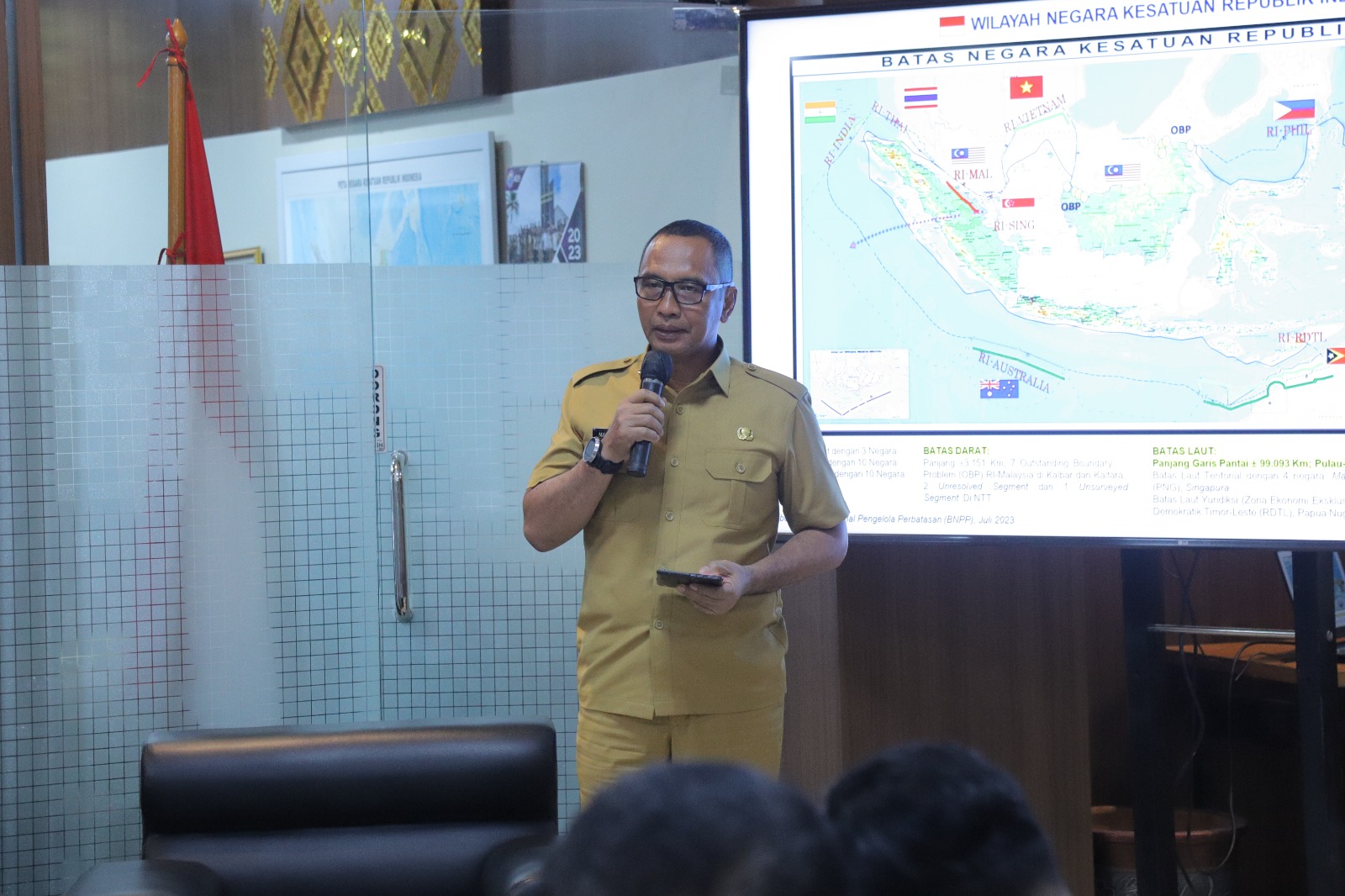 Komitmen Perkuat UMKM di Perbatasan, BNPP Gelar Bimtek Mengolah Nanas menjadi Produk Ekspor
