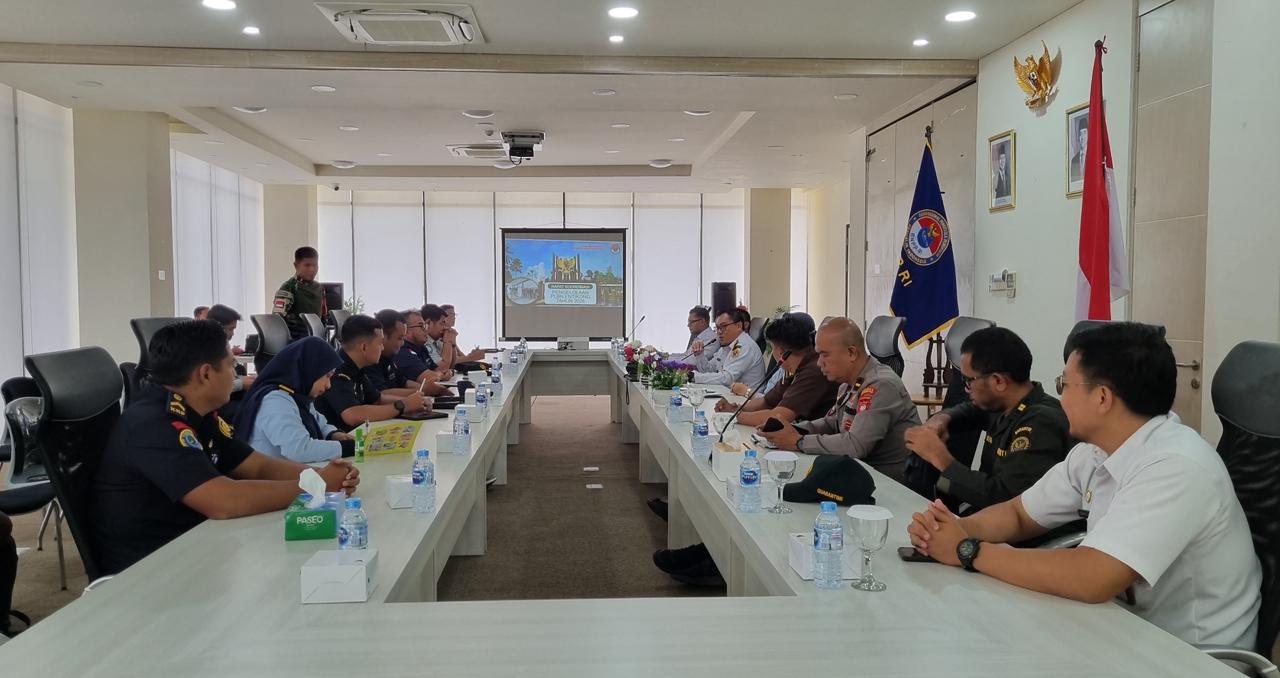 BNPP RI Tingkatkan Kualitas Pelayanan Lintas Batas Negara, Gelar Pertemuan Bersama CIQS di PLBN Entikong