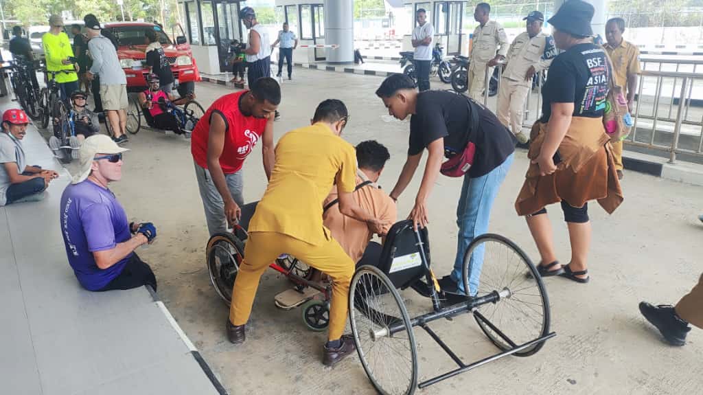 Dari Belu ke Dili, PLBN Motaain Jadi Pintu Inspirasi Tour Timor Handcycle “From Mother to Son”