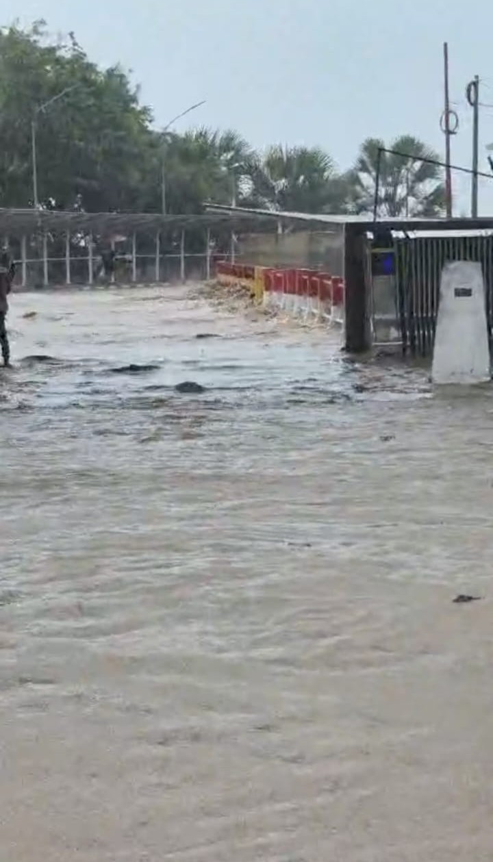 Intensitas Hujan Tinggi Picu Banjir di PLBN Motaain, BNPP RI Pastikan Layanan Tetap Optimal