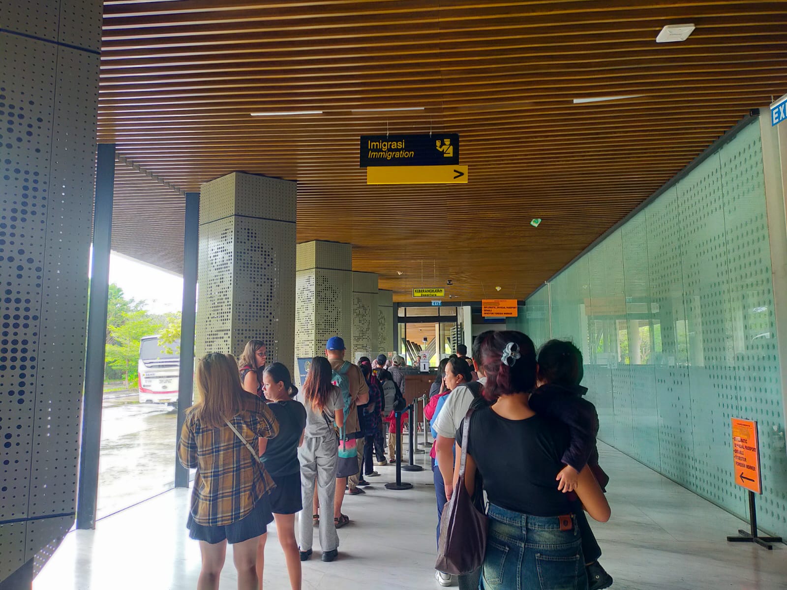 Hadapi Puncak Arus Mudik Nataru, BNPP RI Optimalkan Layanan di PLBN Aruk