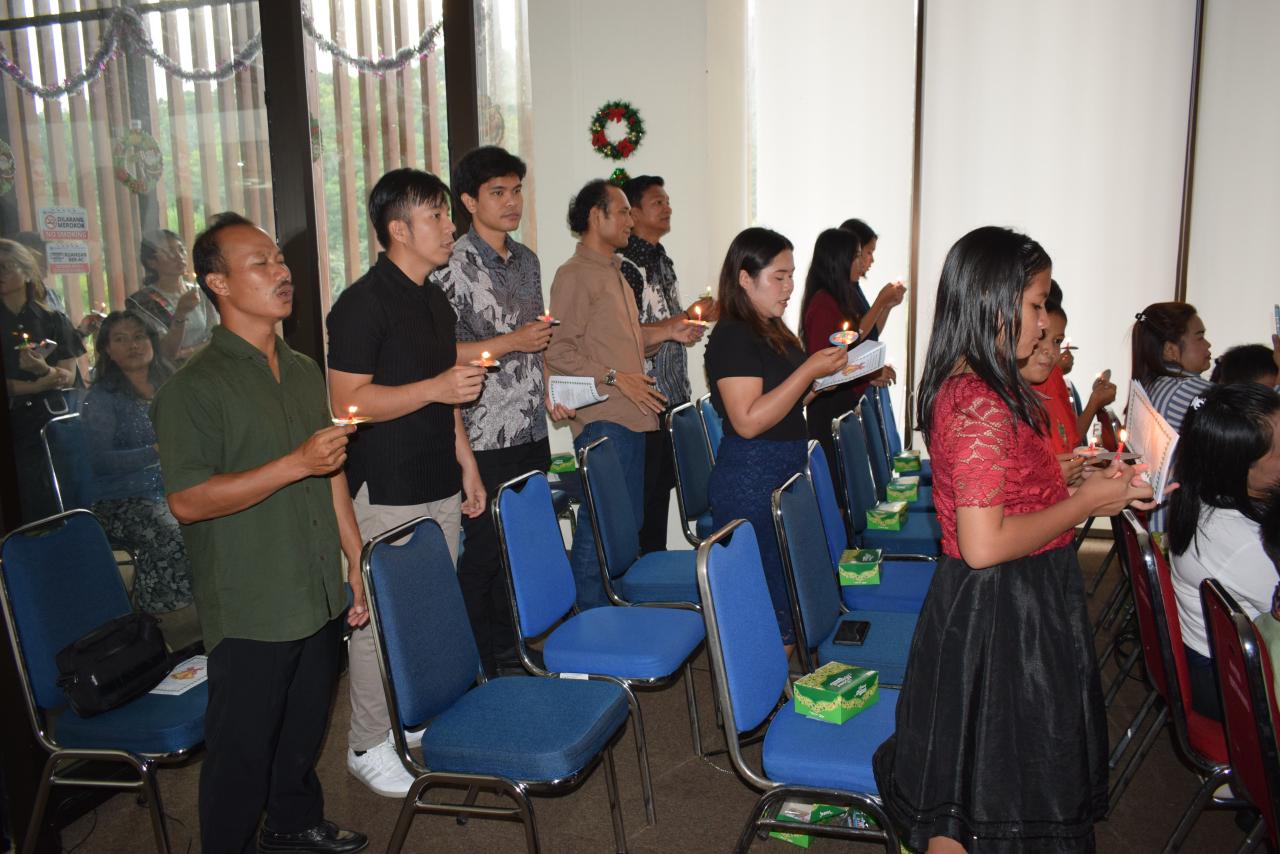 PLBN Entikong Gelar Ibadah Natal dan Tahun Baru Bersama CIQS, Perkuat Harmoni Pelayanan di Perbatasan