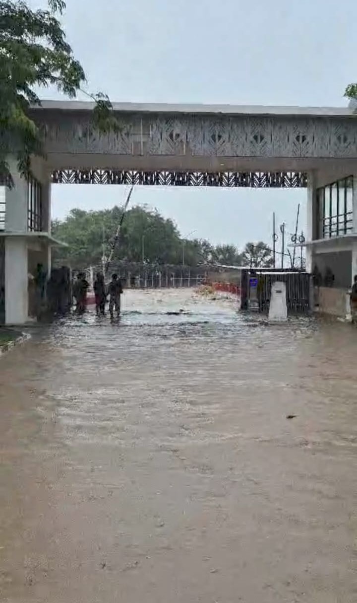 Intensitas Hujan Tinggi Picu Banjir di PLBN Motaain, BNPP RI Pastikan Layanan Tetap Optimal