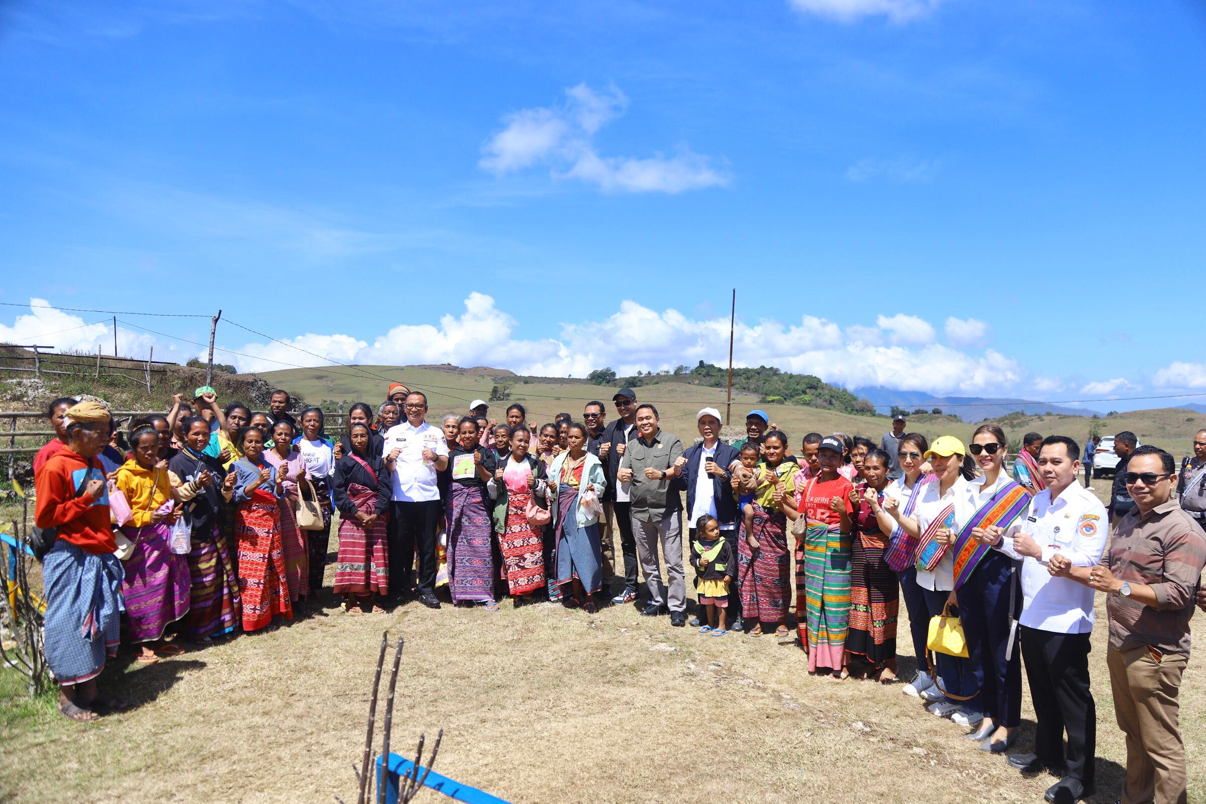 BNPP RI Salurkan 100 Paket Sembako untuk Warga Perbatasan di Belu