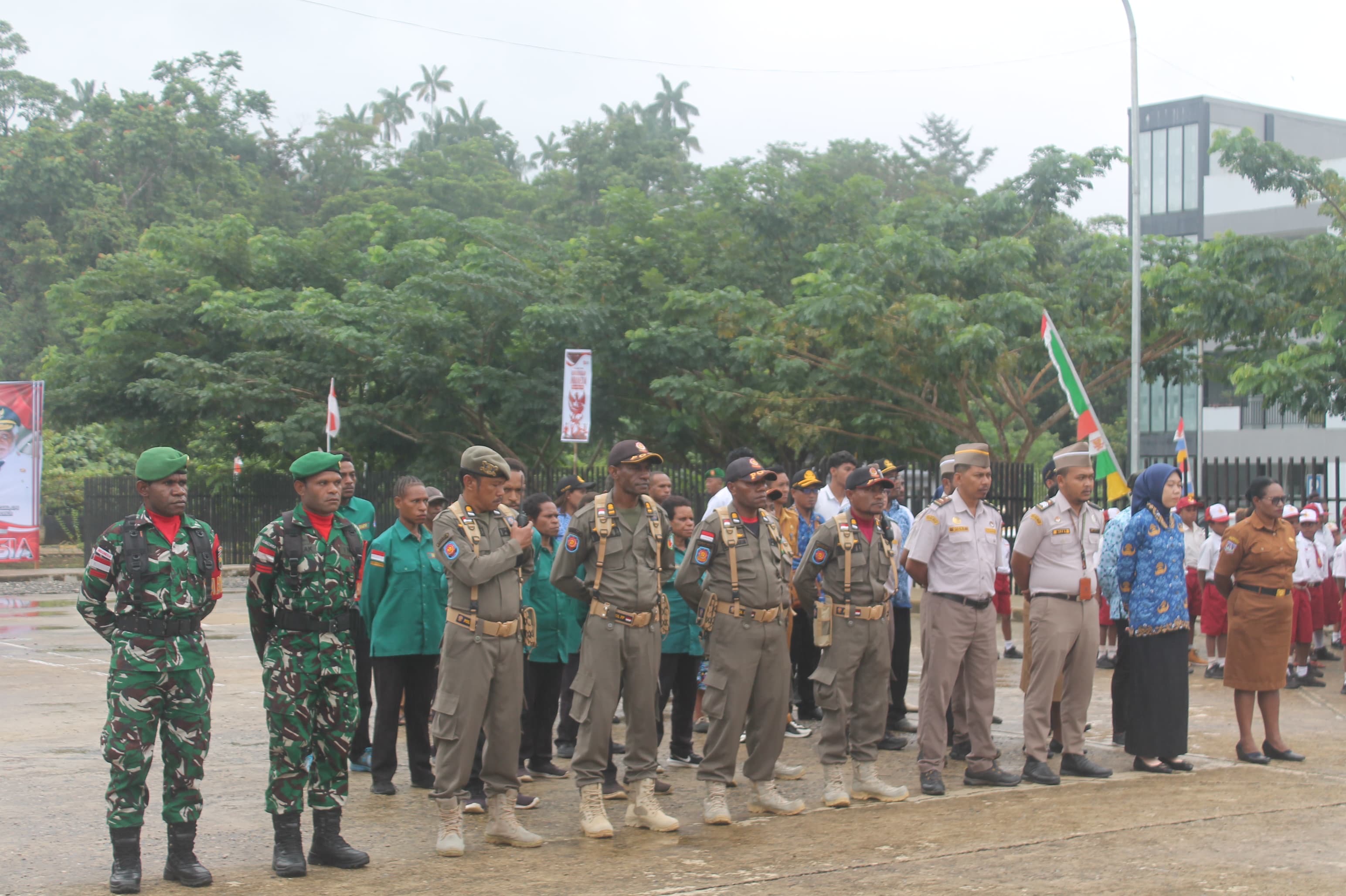 Upacara HUT ke-80 RI di PLBN Yetetkun Berlangsung Khidmat, Suhajar Diantoro: “Perbatasan Adalah Wajah Kedaulatan Negara”