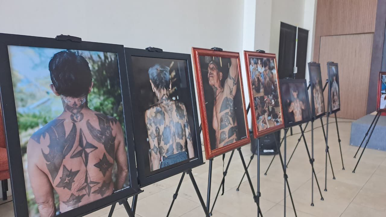 PLBN Badau Hidupkan Spirit Budaya Iban Lewat Pameran “Tato Iban Bejalai”