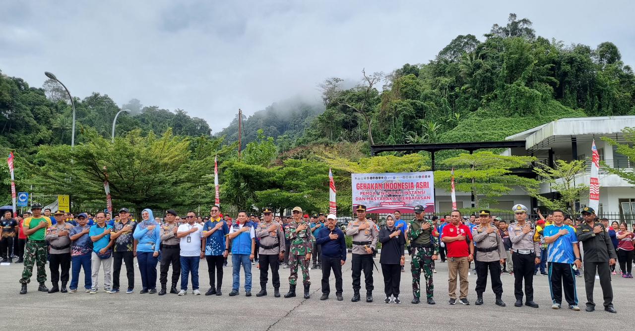 BNPP RI Perkuat Budaya Bersih Perbatasan, PLBN Entikong Gelar Kerja Bakti Kolaboratif Lintas Instansi