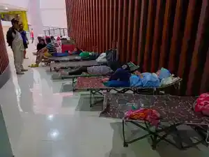 PLBN Entikong Tetap Layani Pelintas RI - Malaysia Meski Banjir Putus Akses Trans Malindo