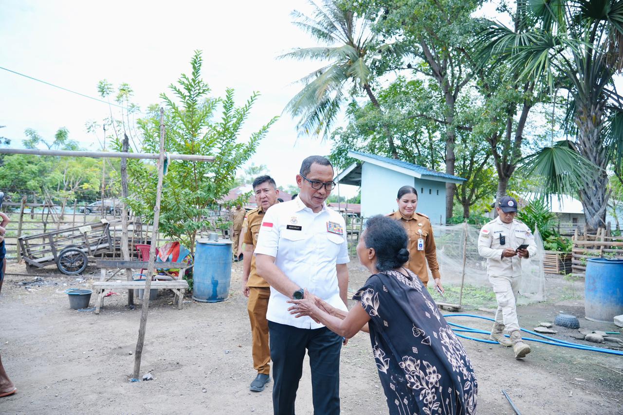 Tinjau Rumah Warga Perbatasan, Sekretaris BNPP RI Pastikan Program 15.000 RTLH Tepat Sasaran