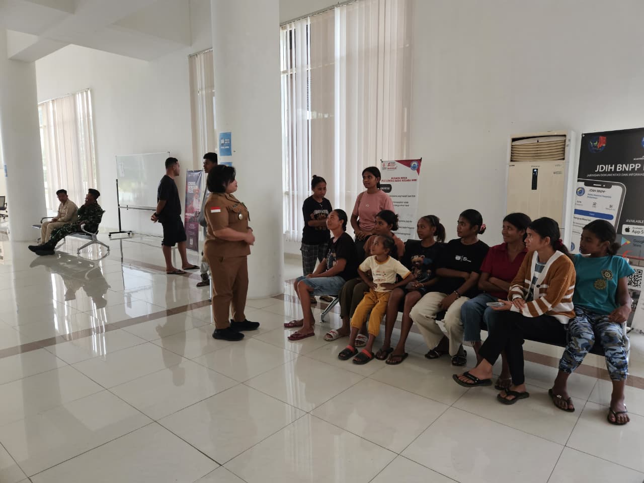 Masuk Lewat Jalur Tikus, 13 Warga Timor Leste Dipulangkan Melalui PLBN Wini