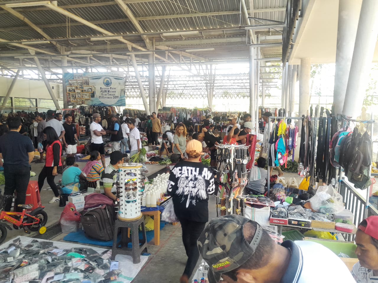 Hari Pasar di PLBN Motaain, Pedagang Indonesia Terus Raup Rupiah dari Pelancong Timor Leste 