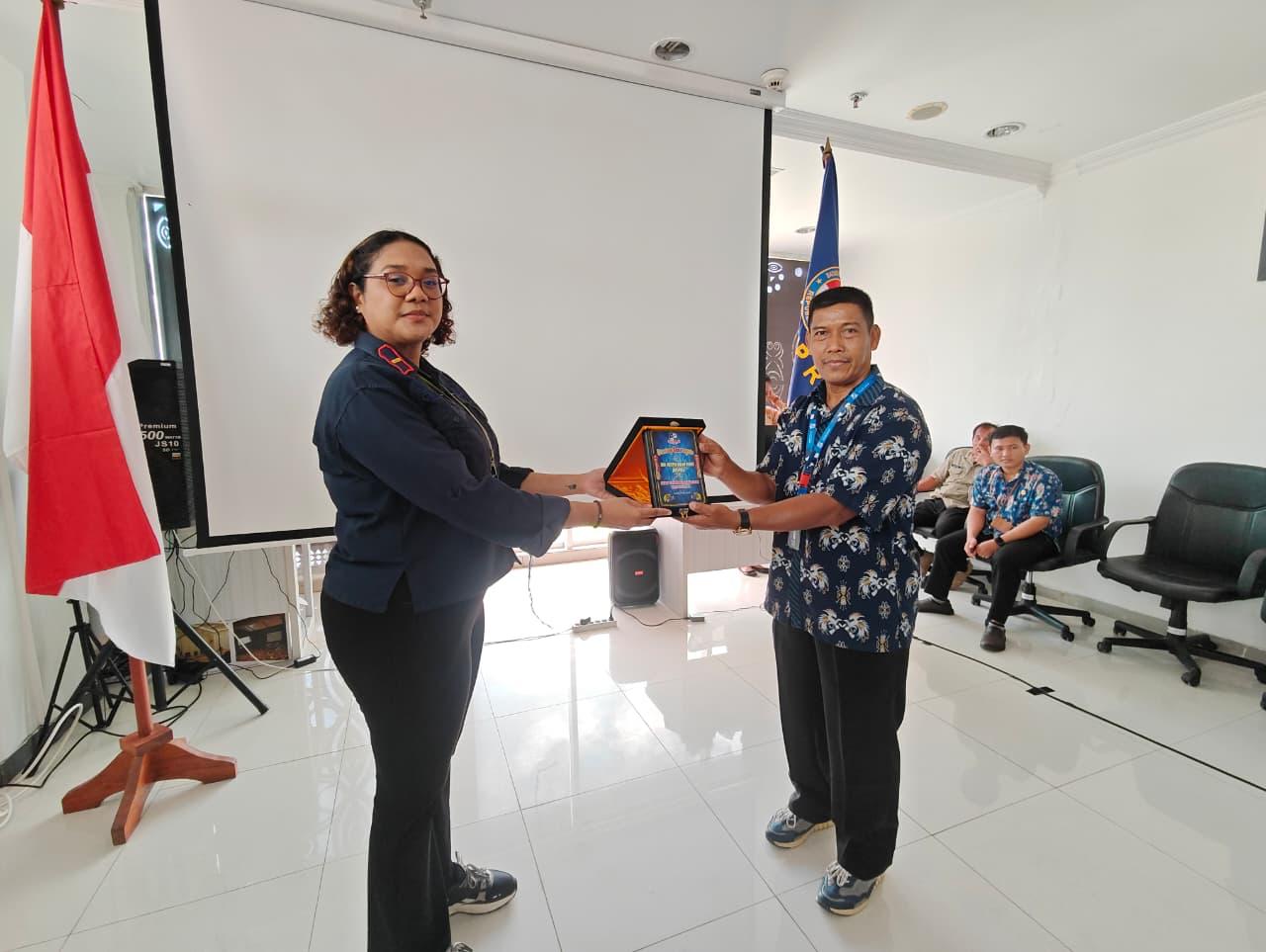 PLBN Skouw Jadi Ruang Edukasi Kebangsaan Lewat Study Tour Siswa SMP Kalam Kudus Jayapura