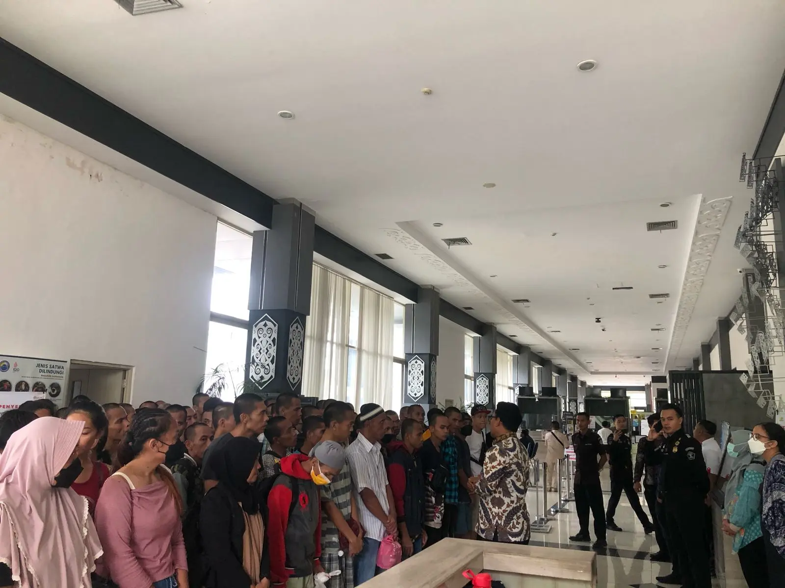 PLBN Entikong Fasilitasi Kepulangan Deportan Warga Indonesia dari Malaysia