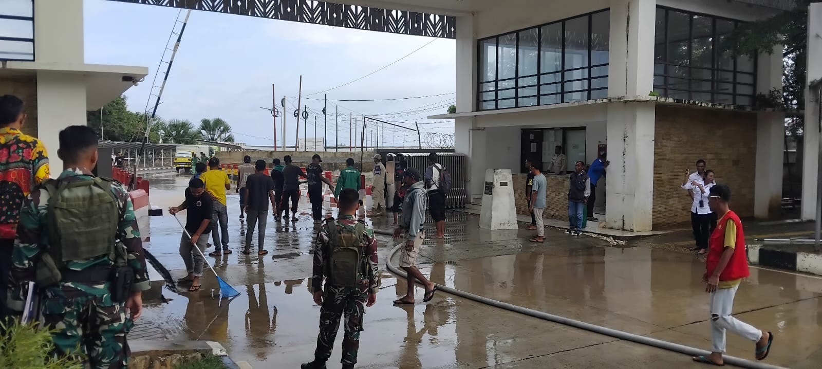 Intensitas Hujan Tinggi Picu Banjir di PLBN Motaain, BNPP RI Pastikan Layanan Tetap Optimal