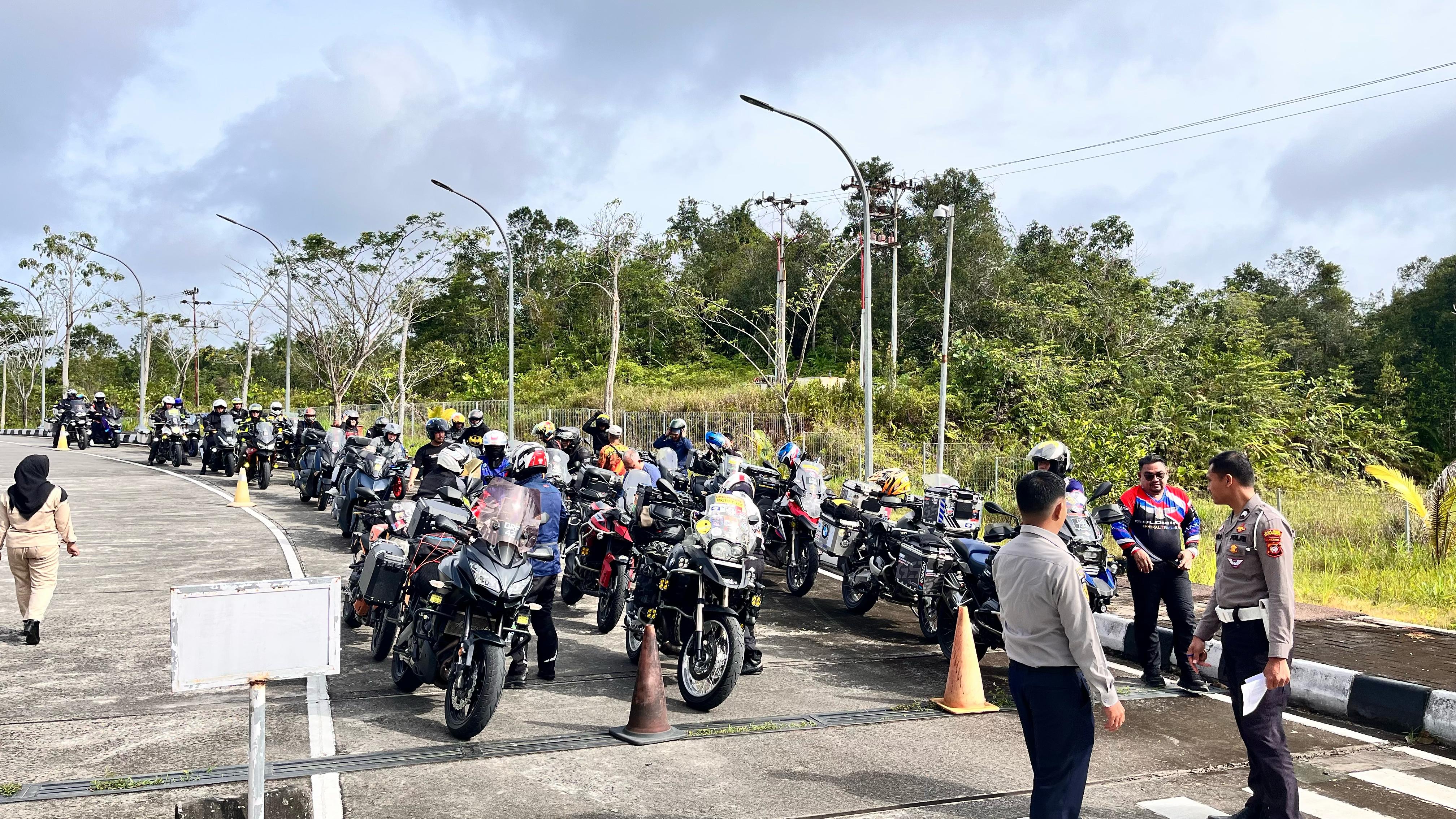PLBN Badau Sambut Rombongan Club Motor Malaysia, Pelayanan Perlintasan Berjalan Cepat dan Lancar