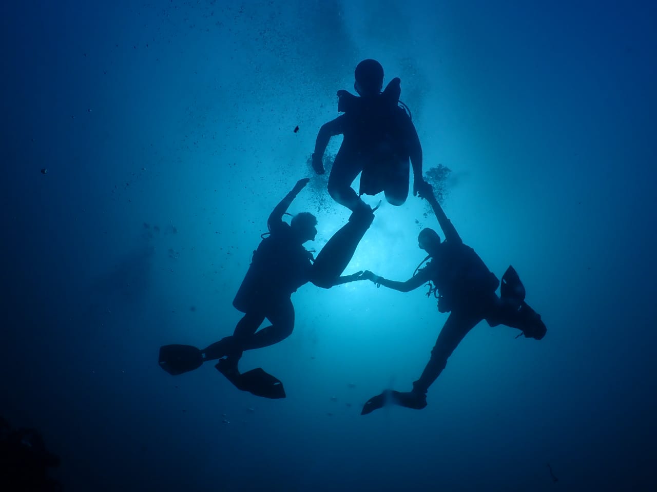 Menyelam di Titik Paling Selatan Indonesia: Ketika Keindahan Laut Ndana Menyapa Batas Negeri