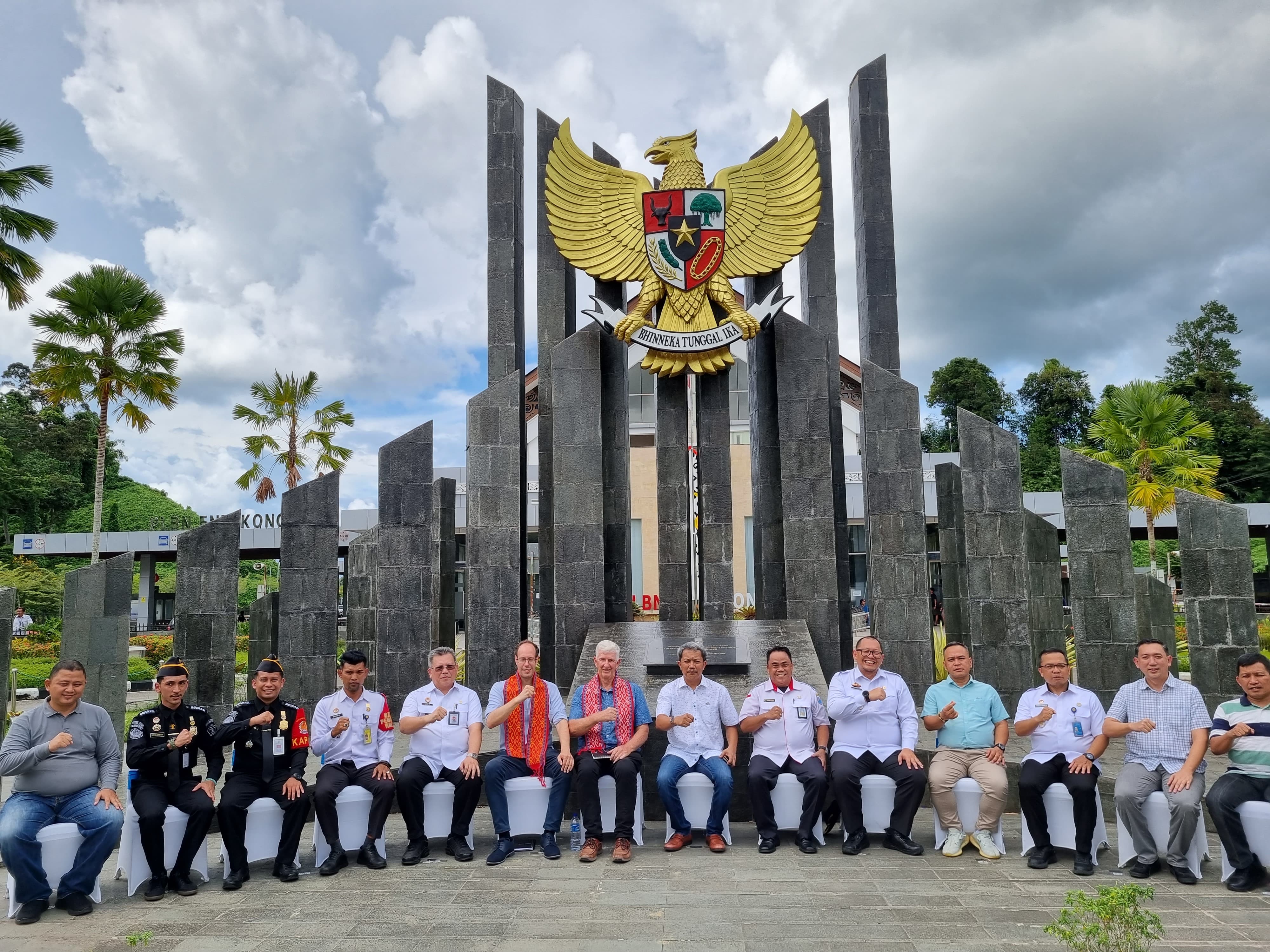 Perwakilan Badan Migrasi PBB Puji Seni Dekoratif PLBN Entikong: "Wow, I'm Amazed By This Building!"