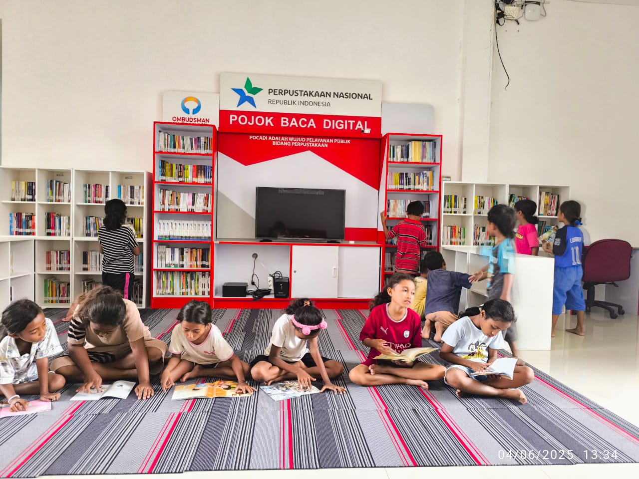 Dari Perbatasan untuk Masa Depan: Pocadi Motamasin Jadi Jendela Dunia bagi Anak-anak