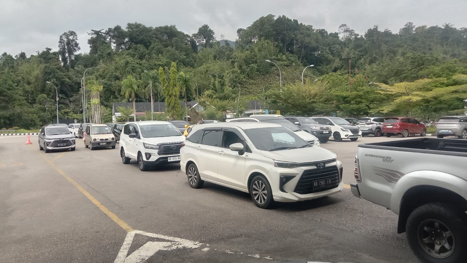 H-3 Lebaran 1447 H, Aktivitas Lintas Batas di PLBN Entikong Meningkat Tajam