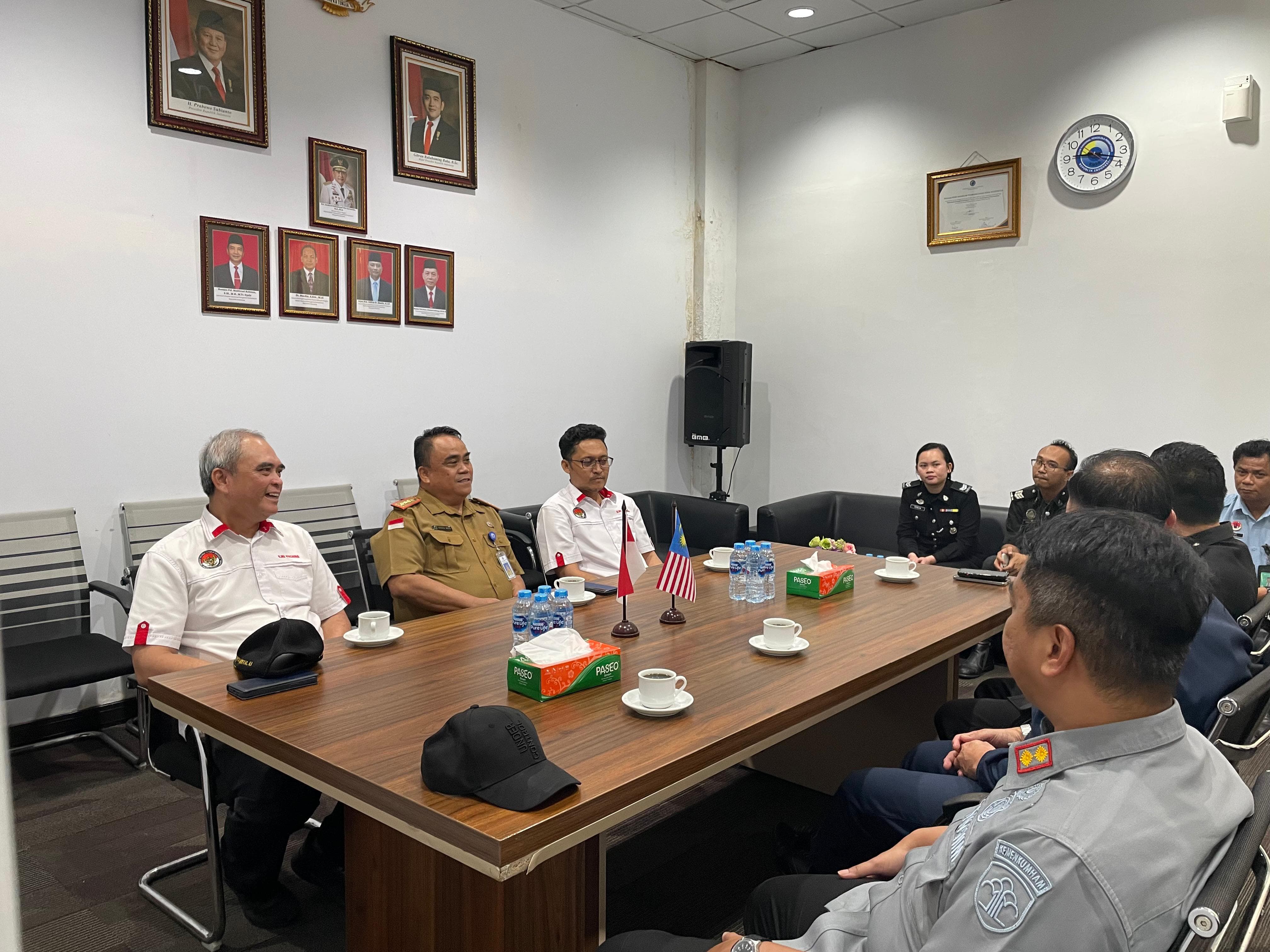 PLBN Aruk Fasilitasi Kunjungan Dalam Rangka Alih Tugas Konsulat Jenderal RI di Sarawak Malaysia 