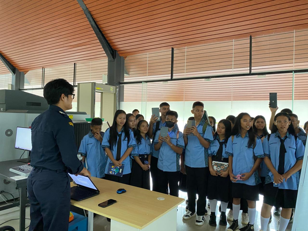 PLBN Jagoi Babang Jadi Tujuan Wisata Edukasi Batas Negara SMA Methodis Sanggau Ledo