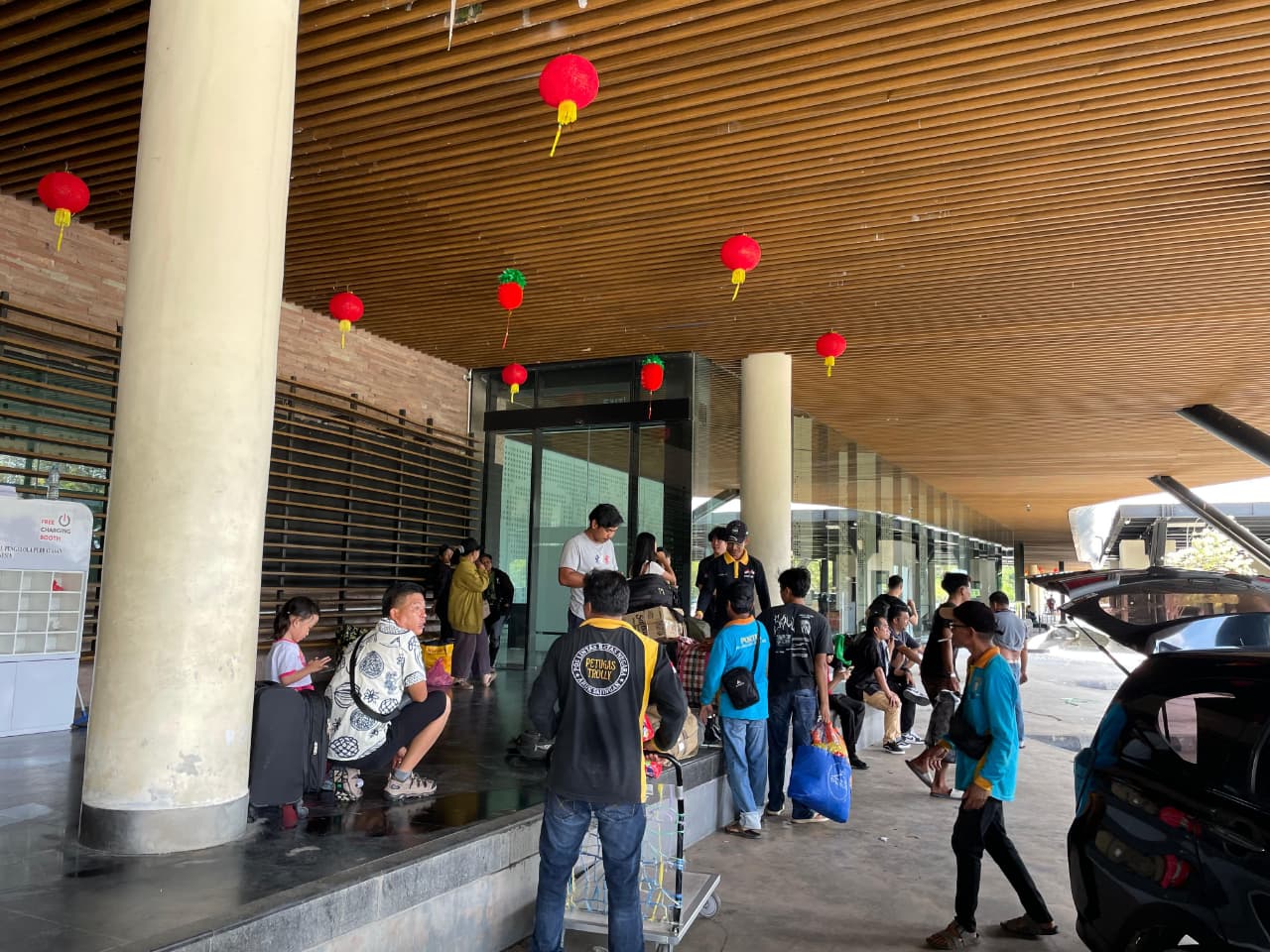 Badan Nasional Pengelola Perbatasan Fasilitasi Arus Mudik Imlek 2026 di PLBN Aruk 