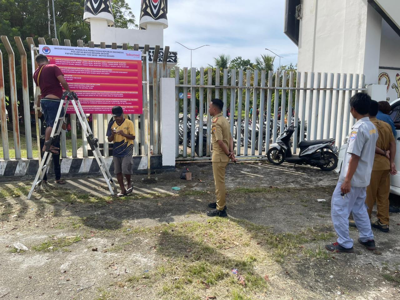 PLBN Skouw Hadirkan Papan Informasi Baru untuk Pelintas Batas, Berkat Kolaborasi dengan Telkomsel