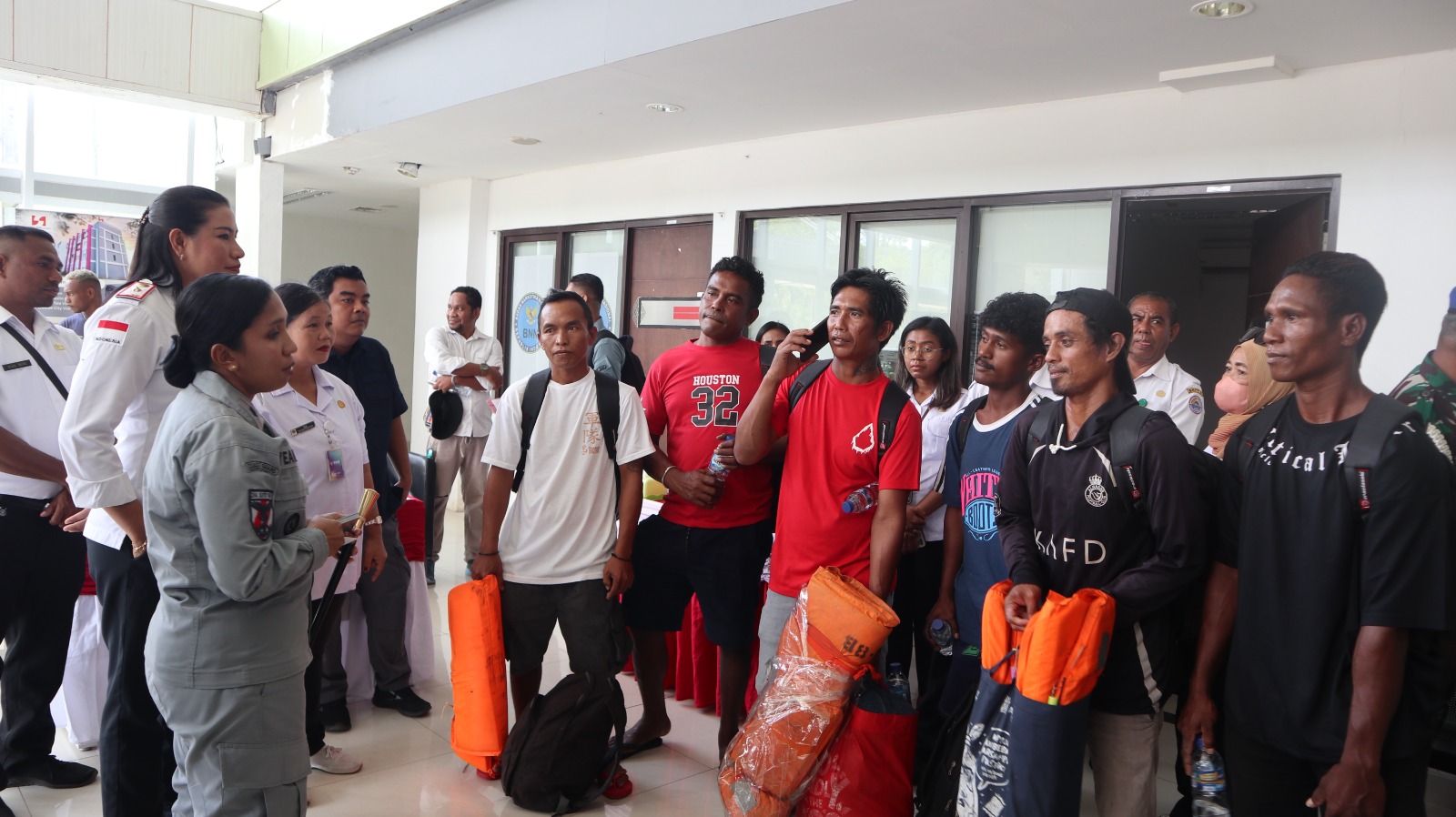 Wujud Perlindungan Negara, BNPP RI Melalui PLBN Motaain Pulangkan Enam Nelayan WNI dari Perairan Timor Leste