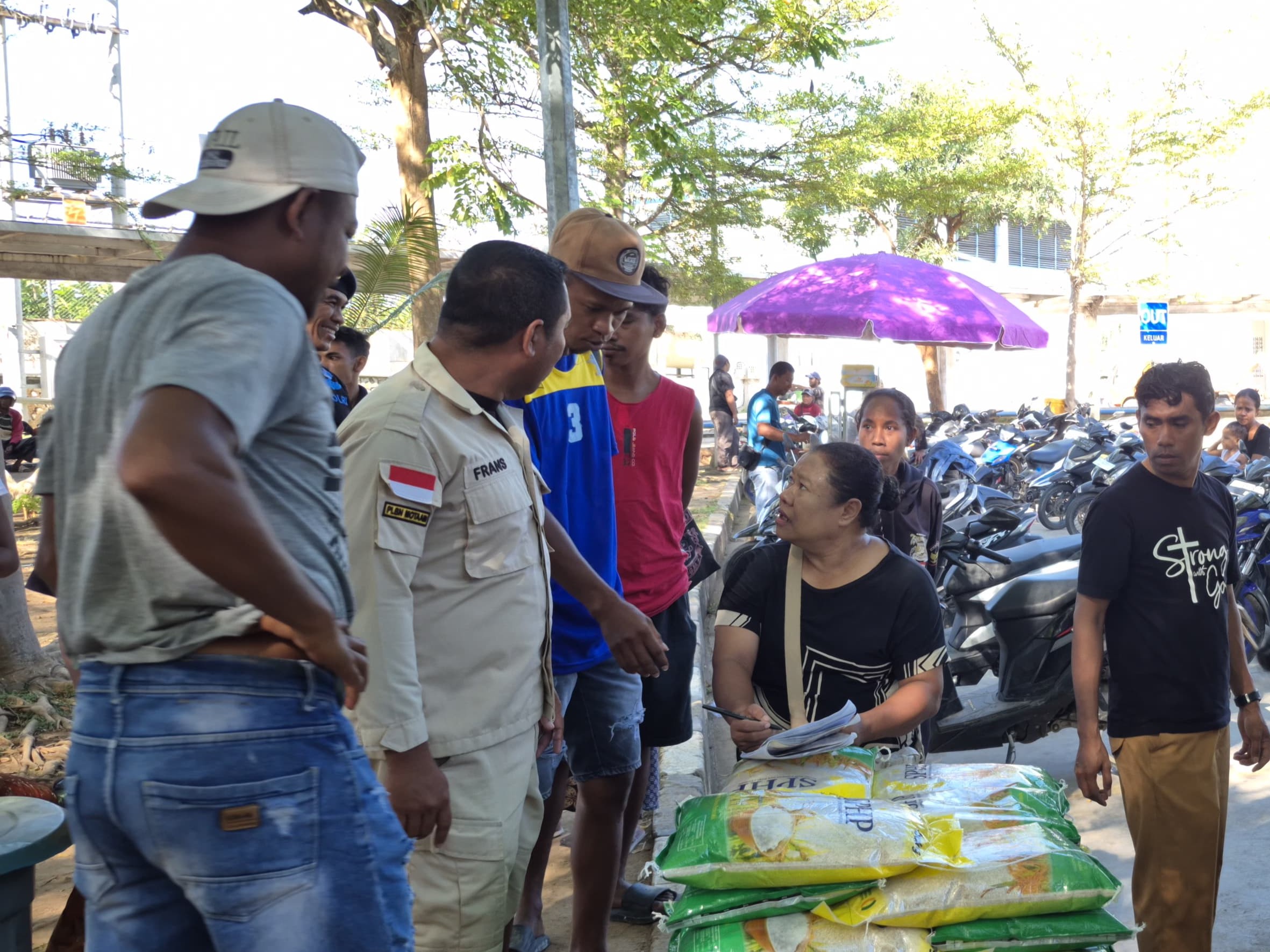 PLBN Motaain Gelar Operasi Pasar Murah, Warga Perbatasan Terbantu Akses Bahan Pokok Terjangkau