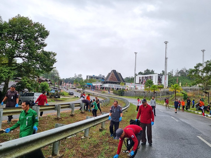 Songsong HUT Ke-79 RI, PLBN Entikong Kebut Bersih-Bersih Lingkungan