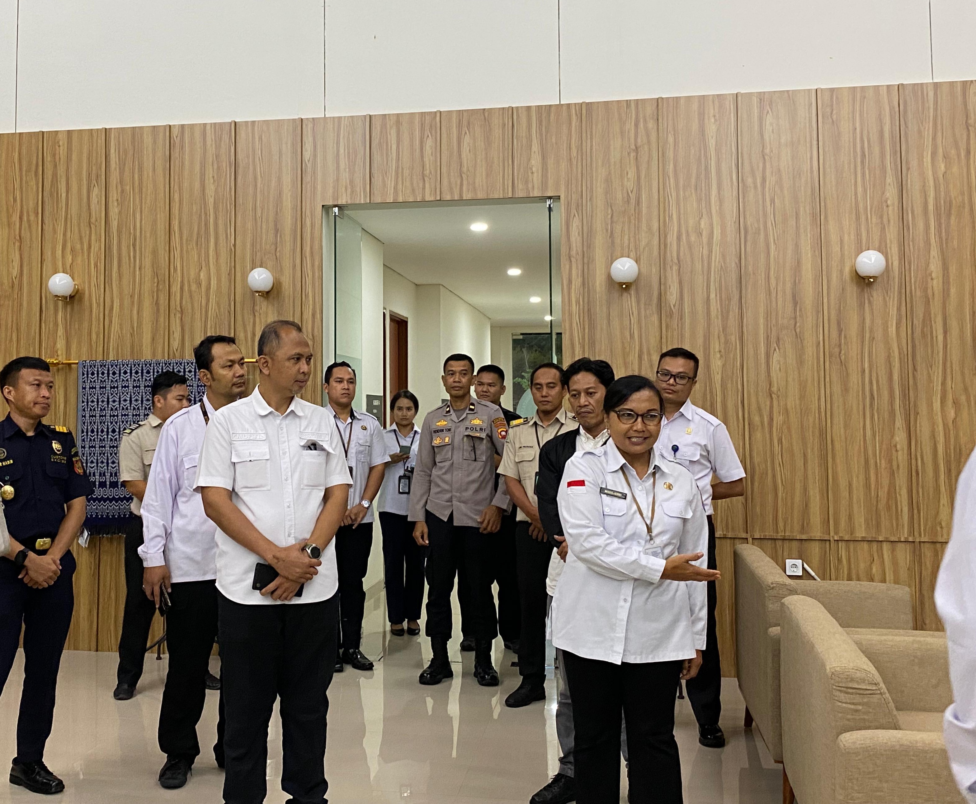 KSP Bawa Pesan Jokowi ke PLBN Jagoi Babang: Bangun Perbatasan Agar Dihargai Negara Tetangga