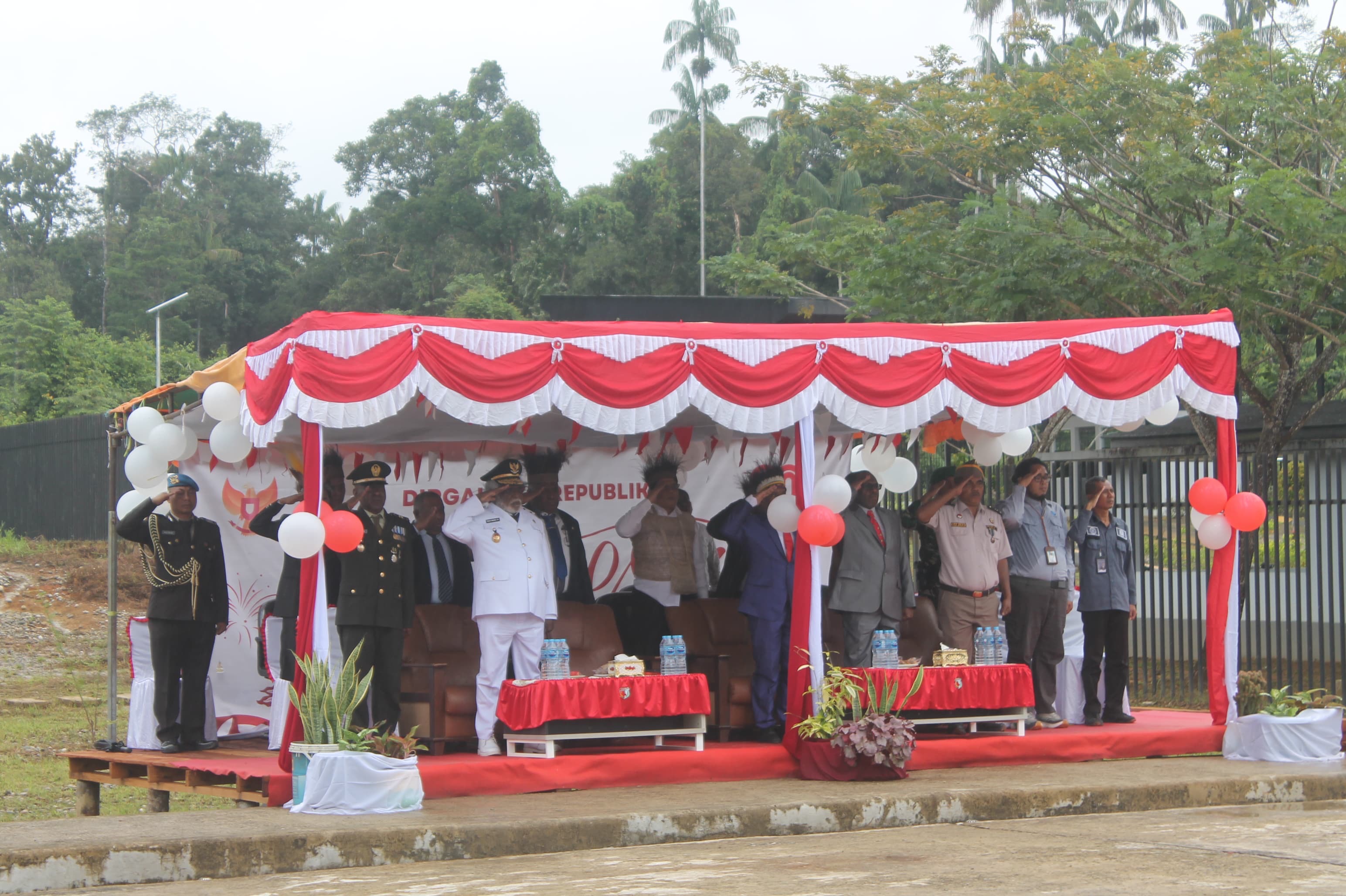 Upacara HUT ke-80 RI di PLBN Yetetkun Berlangsung Khidmat, Suhajar Diantoro: “Perbatasan Adalah Wajah Kedaulatan Negara”