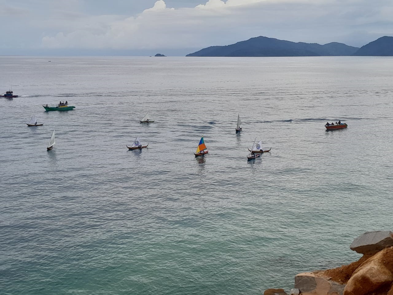 Semarak Pacu Jongkong Berlayar, Atraksi Masyarakat Anambas Merawat Tradisi