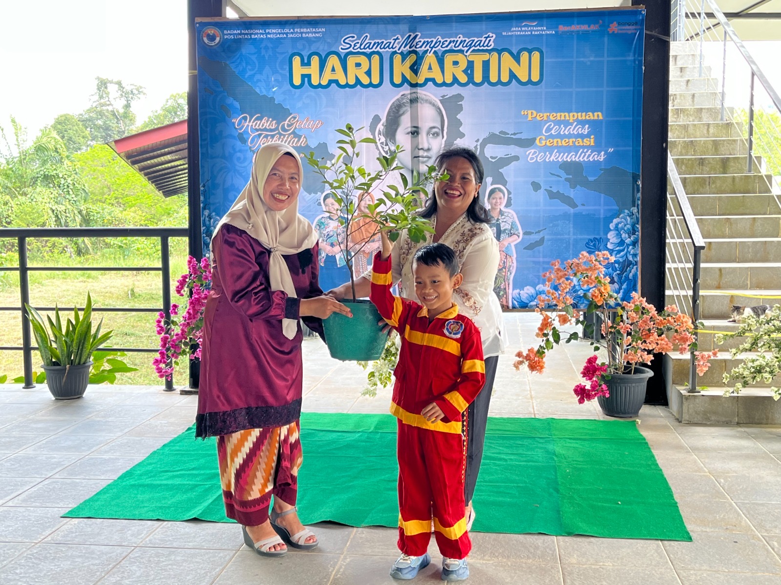 PLBN Jagoi Babang Rayakan Hari Kartini Bersama Anak TK, Tanamkan Cinta Tanah Air Sejak Dini di Perbatasan