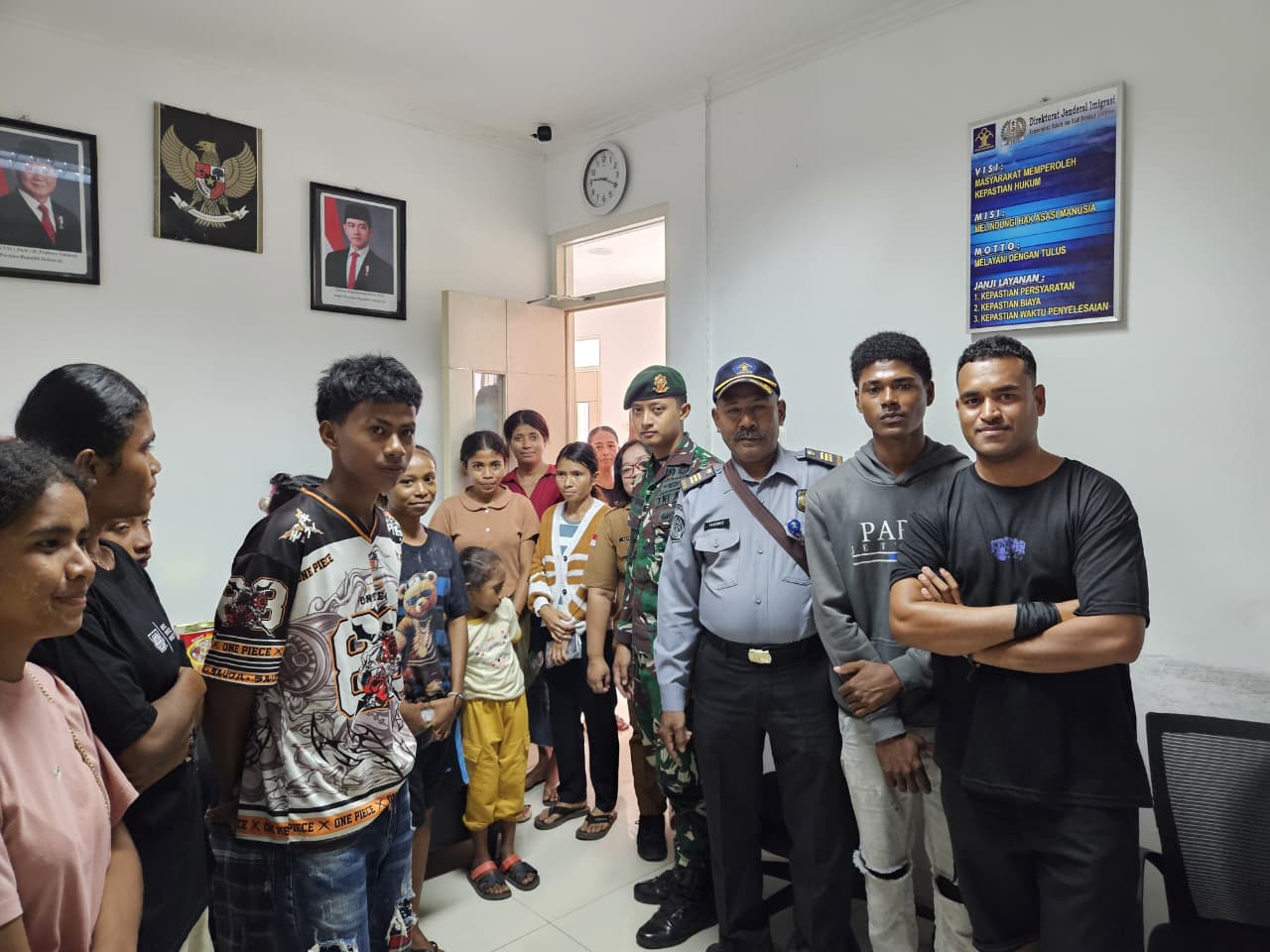 Masuk Lewat Jalur Tikus, 13 Warga Timor Leste Dipulangkan Melalui PLBN Wini