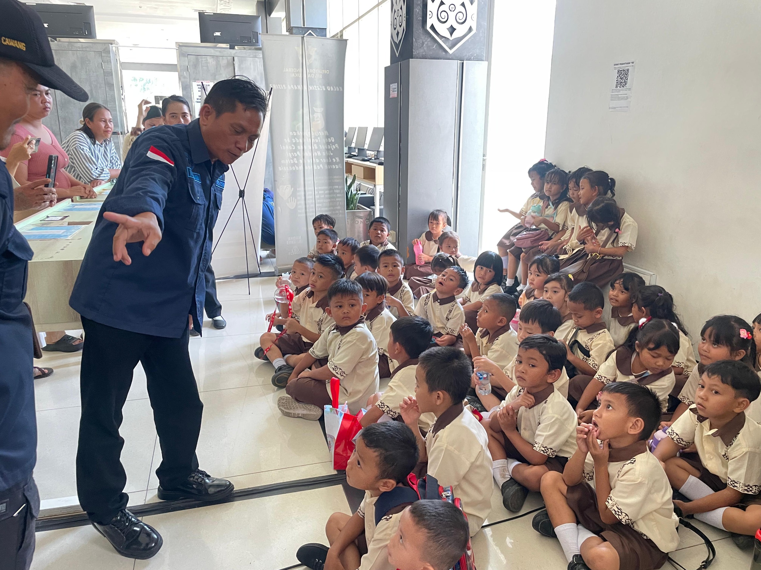 BNPP RI Hadirkan Ruang Edukasi Perbatasan, Anak PAUD Belajar Sambil Bermain di POCADI PLBN Entikong