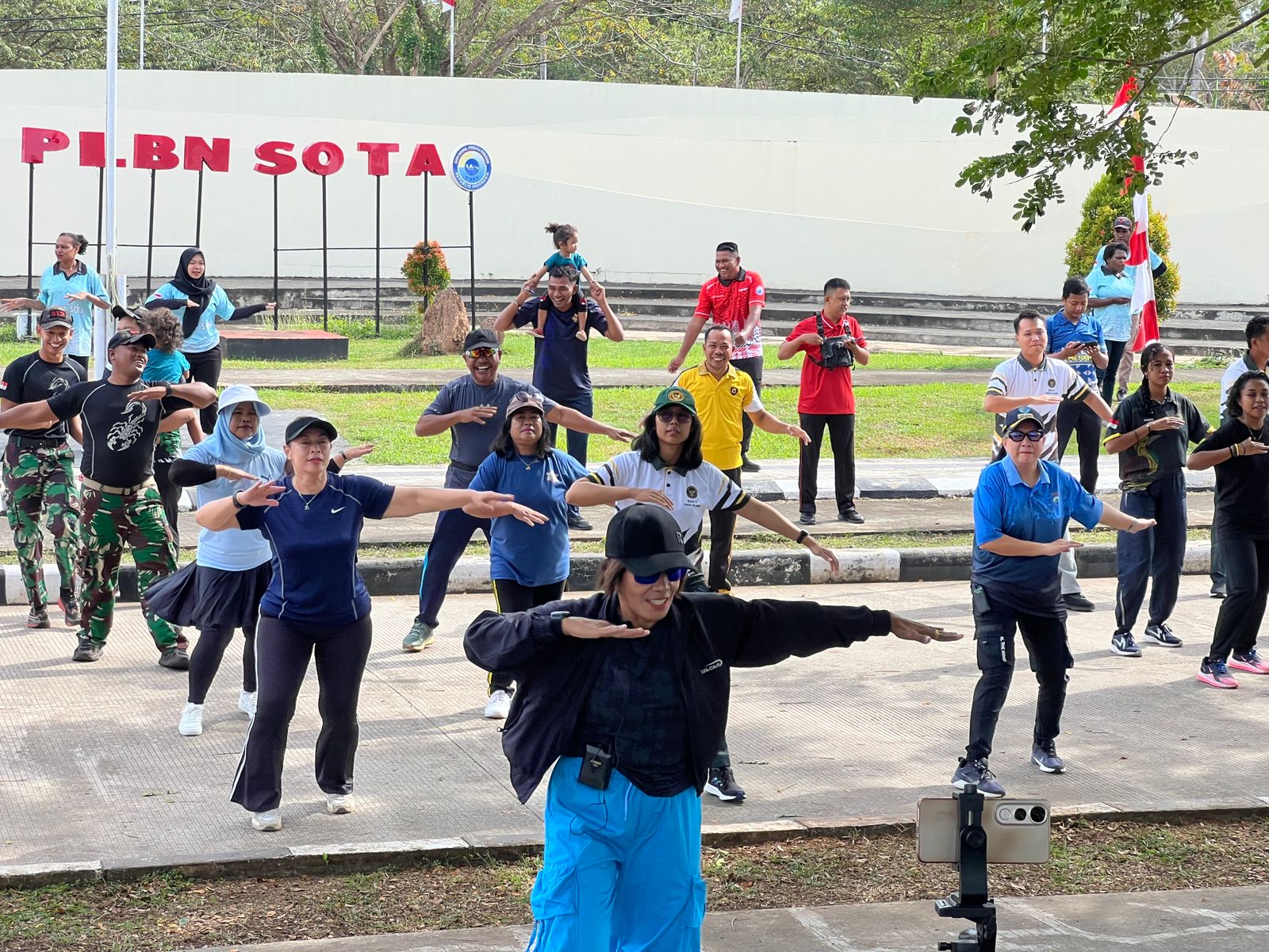 Rayakan HUT ke-15 BNPP RI, PLBN Sota Hadirkan Kegiatan Sosial dan Pelayanan Bagi Warga Perbatasan