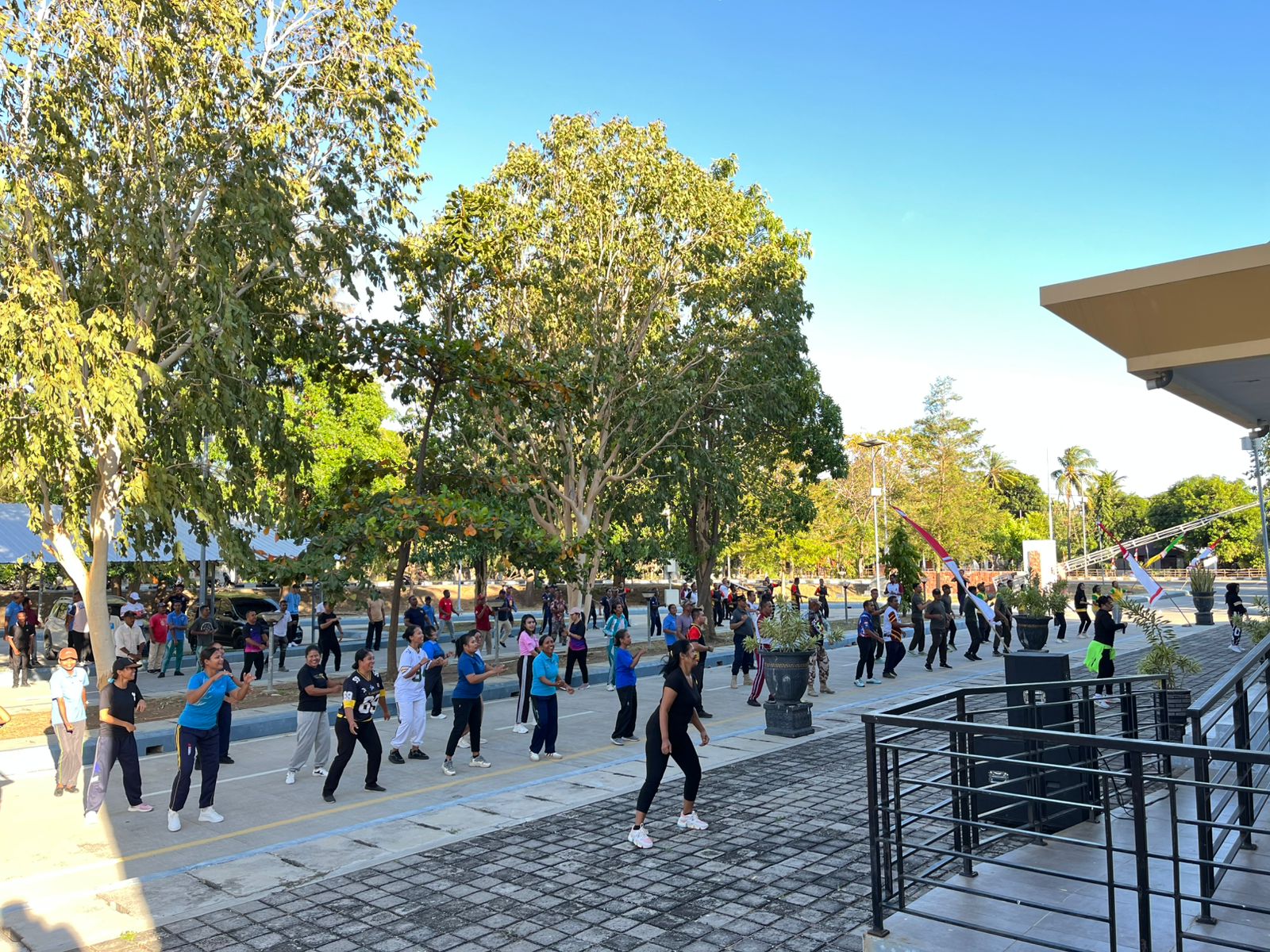 PLBN Wini Gelar Zumba Pagi Bersama dalam Rangka HUT ke- 80 RI 