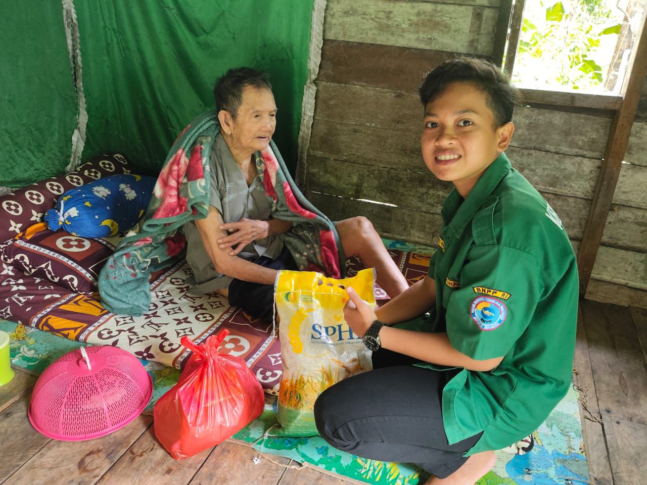 HUT ke-15 BNPP RI, PLBN Serasan Gelar Bakti Sosial untuk Warga Perbatasan Natuna