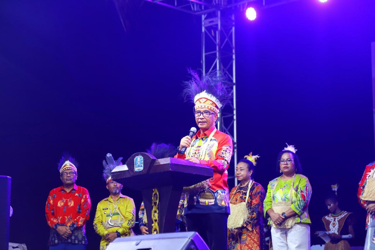 Sekretaris BNPP RI Hadiri Festival Budaya Biak 2025, Dorong Promosi Pariwisata dan Penguatan Identitas Perbatasan Timur Indonesia