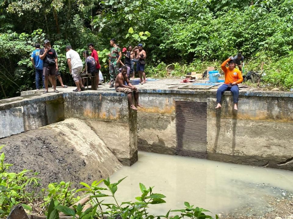 PLBN Skouw Sambut HUT ke-15 BNPP RI dengan Gotong Royong Bersihkan Rumah Ibadah dan Intake Air
